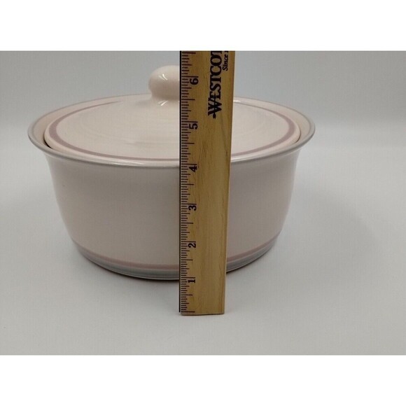 2 Qt Round Covered Casserole in Sunrise or Aura pattern by Pfaltzgraff - Picture 6 of 6